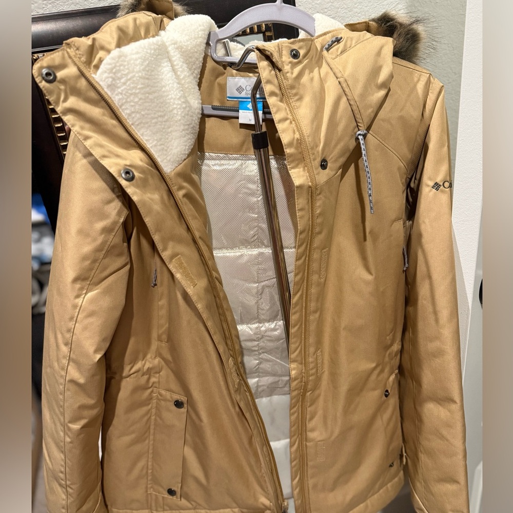 Columbia Women's Insulated Ski Jacket - tan